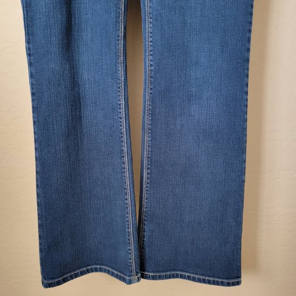 Old Navy Maternity Low Rise Dark Wash Bootcut Denim Jeans - Picture 5 of 15